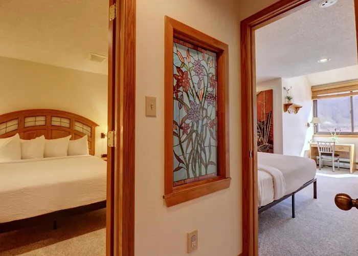 Vs741 Village Square Apartment *